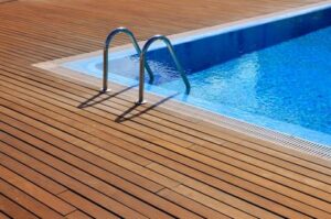 houten zwembad terras