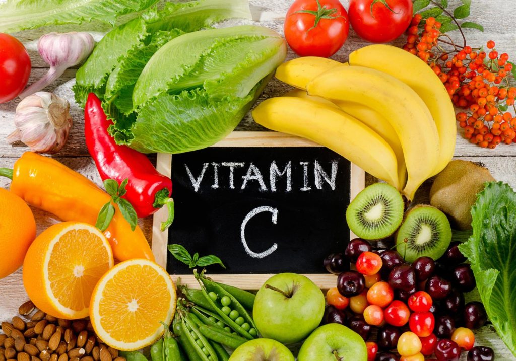 Groenten en fruit rond vitamine C teken