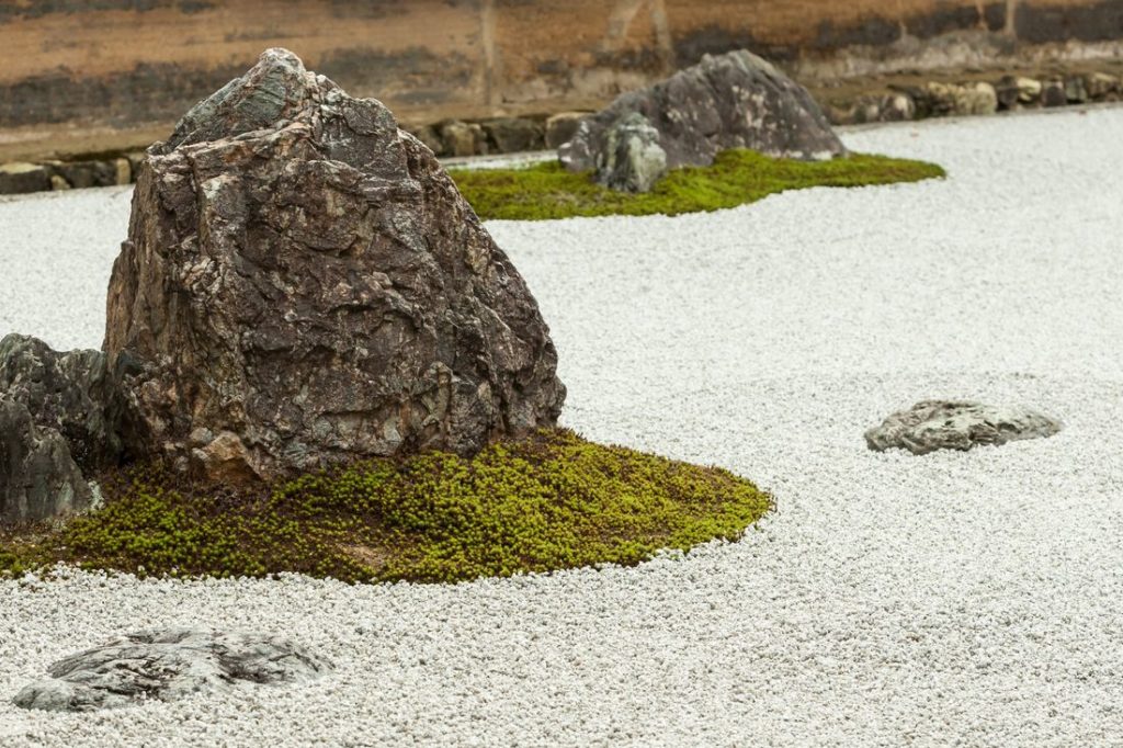 Stenen in de Zen-tuin