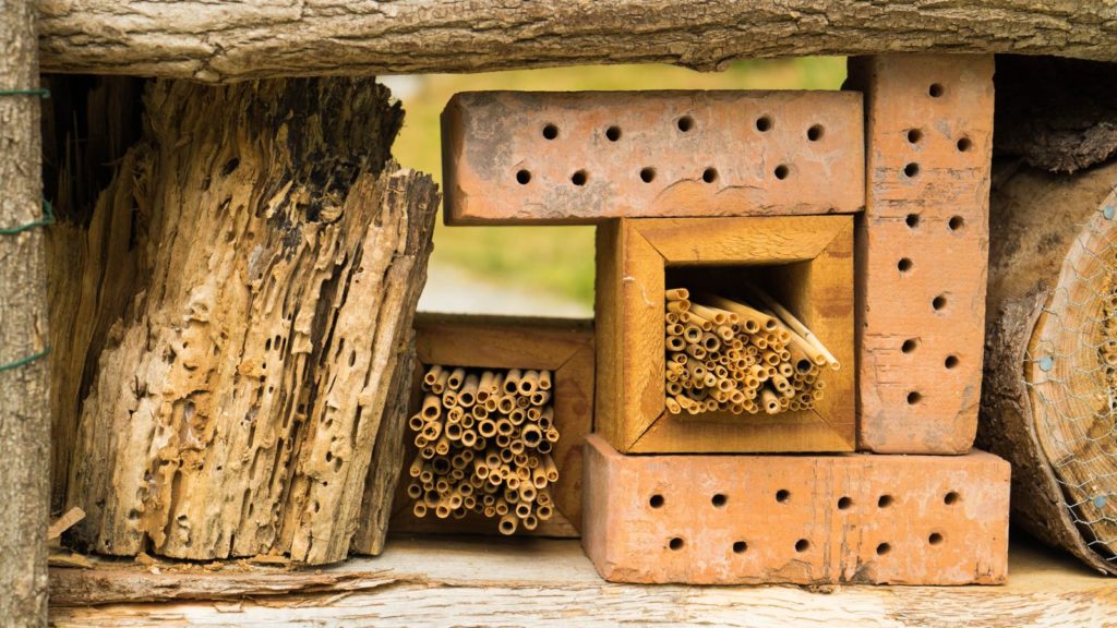 Insectenhotel baksteen hout