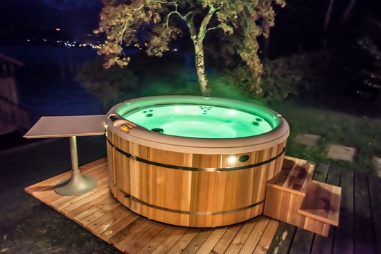 Nordic hot tubs