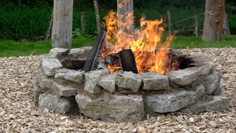 Hoe maak je een vuurkorf van stenen